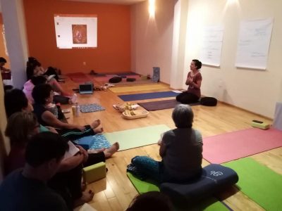 Clase de la Formación de instructores Prana Soma Yoga